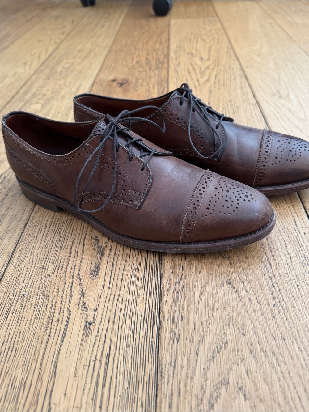 Allen Edmonds Brown Leather Cap-Toe Brogues - Picture 2 of 6